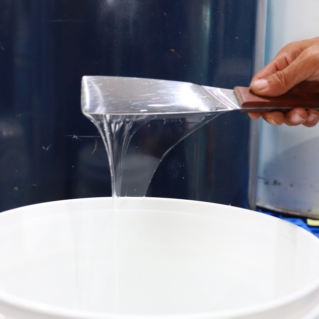 Mực Silicone Phủ Bóng Sản phẩm Bán Chạy trên Thị Trường 1kg/2kg/5kg/10kg on an item Nhà Máy Sản Xuất Mực Silicone và Xuất Khẩu Việt Nam